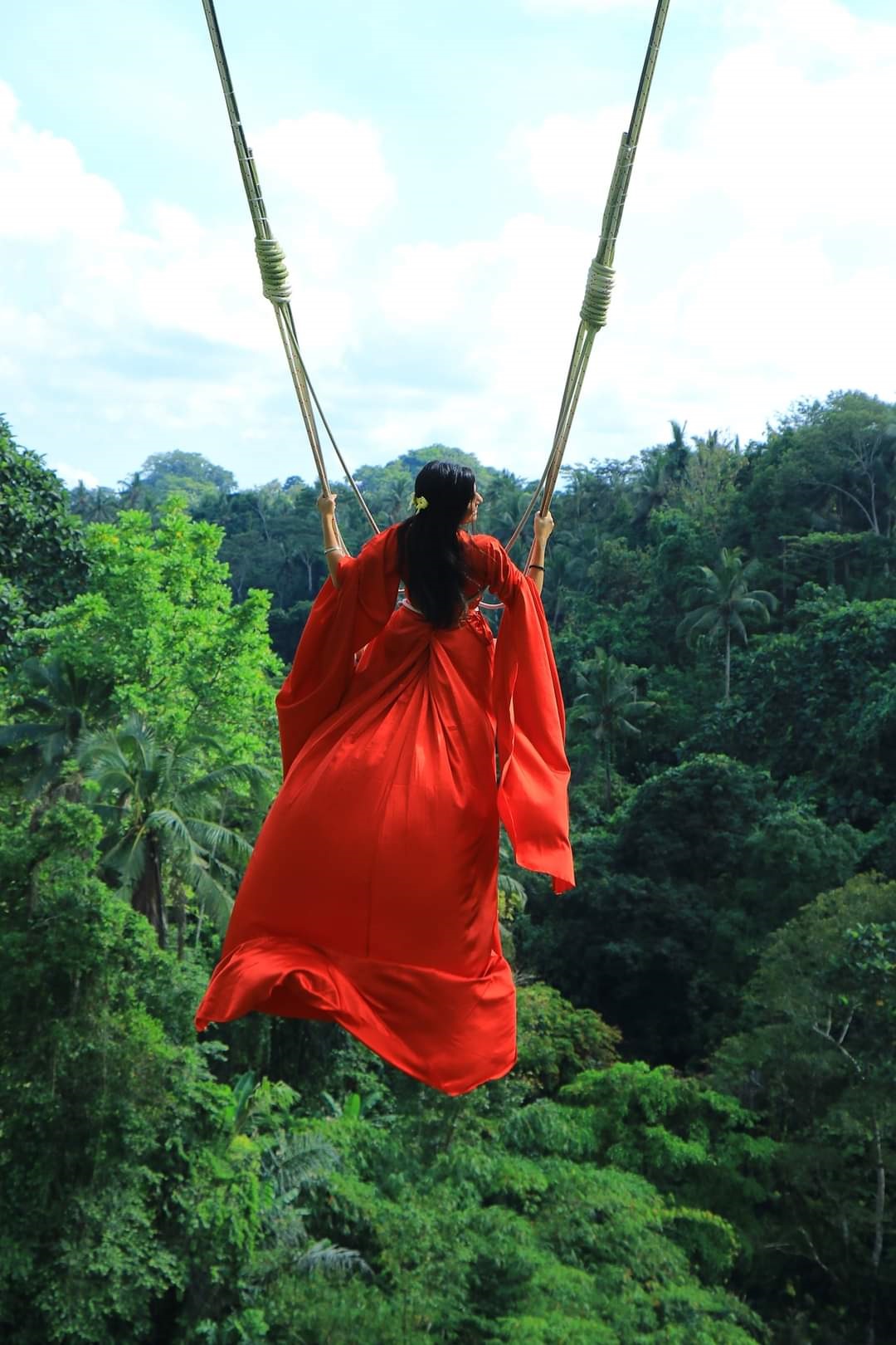 taxi driver service in ubud bali for one day trip and and tour include air port pick up and drop and kanto lampo natural waterfall