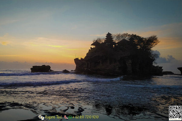 taxi-driver-service-in-ubud-bali-for-one-day-trip-and-and-tour-air-port-pick-up-drop-tanah-lot-sunset-temple gg