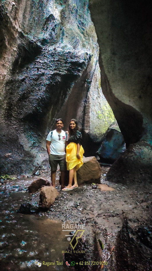 ubud private taxi driver for one day trip and tour with ragane taxi to tukad cepung waterfall
